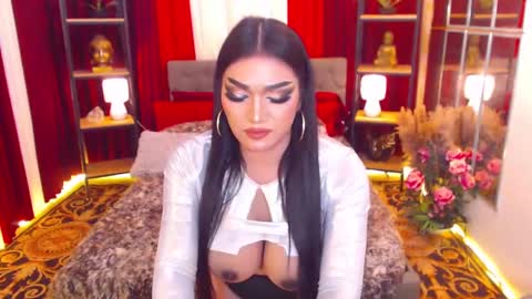 Snapshot of alurajhenson chatting on January 20, 2025, 10:15 pm Alura Jhenson online show from January 20, 2025, 10:15 pm