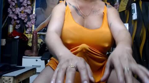 Snapshot of alwayshardcock11inch chatting on December 21, 2024, 12:59 pm SARAHEYHEYHUGECOCK online show from December 21, 2024, 12:59 pm