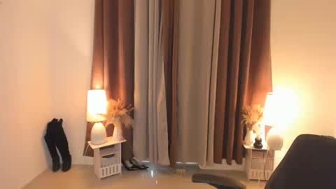 Snapshot of alwina_williams chatting on April 13, 2026, 10:15 pm alwina_williams online show from April 13, 2026, 10:15 pm