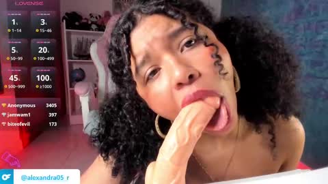 Snapshot of alx_curly chatting on February 19, 2025, 3:28 am ALEXA online show from February 19, 2025, 3:28 am