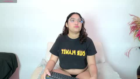 aly_n_sebas online show from April 7, 2026, 3:40 am