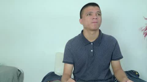 aly_n_sebas online show from April 18, 2026, 1:53 am