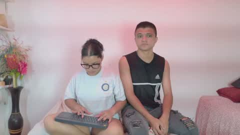 aly_n_sebas online show from July 22, 2026, 3:53 am