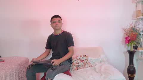 aly_n_sebas online show from July 25, 2026, 3:26 am