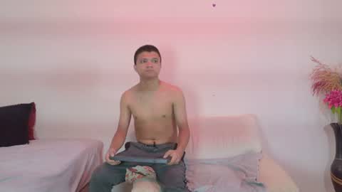 aly_n_sebas online show from August 1, 2026, 2:33 am