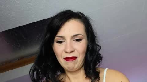 alyarei online show from October 19, 2025, 5:57 pm