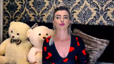 Snapshot of alyblonde chatting on December 20, 2024, 1:11 pm aly online show from December 20, 2024, 1:11 pm