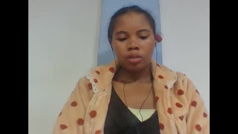 alydie7 online show from May 12, 2026, 5:54 pm