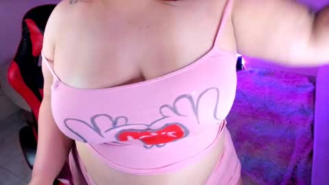 Snapshot of alyn__miller chatting on April 9, 2026, 11:10 pm Elyn online show from April 9, 2026, 11:10 pm