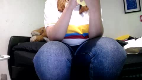 Snapshot of alynfoxx chatting on June 18, 2026, 2:12 am Alyn Maria online show from June 18, 2026, 2:12 am