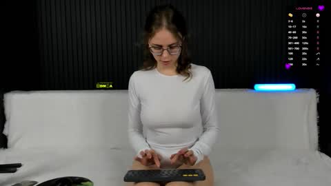 Alena online show from February 28, 2026, 3:24 pm