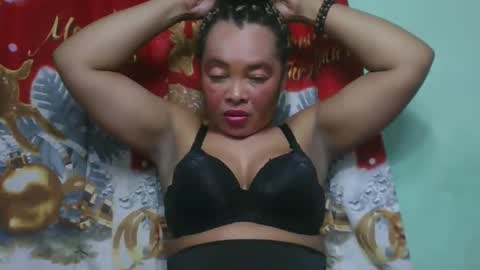 Snapshot of alypierette chatting on March 2, 2026, 7:43 pm alypierette online show from March 2, 2026, 7:43 pm