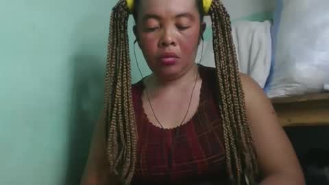 Snapshot of alypierette chatting on March 18, 2026, 6:44 pm alypierette online show from March 18, 2026, 6:44 pm