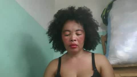 Snapshot of alypierette chatting on March 31, 2026, 8:04 am alypierette online show from March 31, 2026, 8:04 am