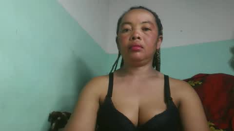 Snapshot of alypierette chatting on April 9, 2026, 2:22 am alypierette online show from April 9, 2026, 2:22 am