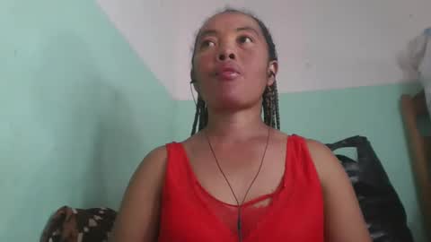 Snapshot of alypierette chatting on April 12, 2026, 5:01 am alypierette online show from April 12, 2026, 5:01 am
