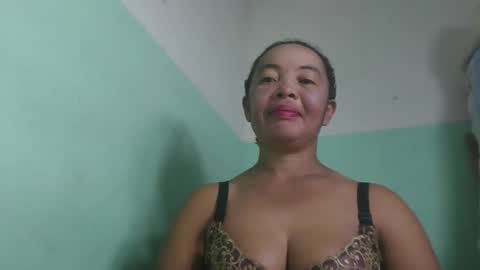 Snapshot of alypierette chatting on April 27, 2026, 3:04 am alypierette online show from April 27, 2026, 3:04 am