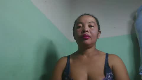Snapshot of alypierette chatting on May 1, 2026, 2:38 am alypierette online show from May 1, 2026, 2:38 am