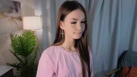 Snapshot of alyshaplescia chatting on April 26, 2026, 4:15 pm Mona online show from April 26, 2026, 4:15 pm