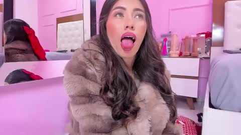 alysonjackson online show from December 4, 2025, 7:44 pm