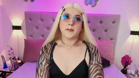 alyssaa_hunter online show from February 22, 2025, 5:13 pm