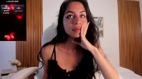 alyssabeauty_ online show from April 24, 2026, 9:17 pm