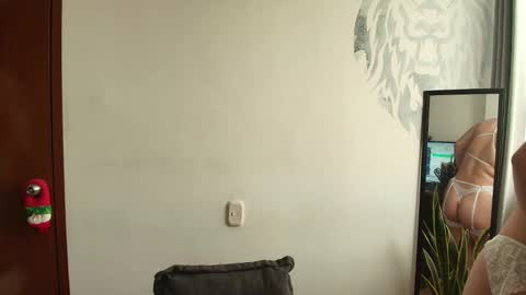 alyssia wolds online show from November 10, 2025, 11:20 am