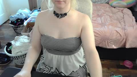 Snapshot of alyxiabewbs chatting on March 26, 2026, 5:29 pm alyxiabewbs online show from March 26, 2026, 5:29 pm