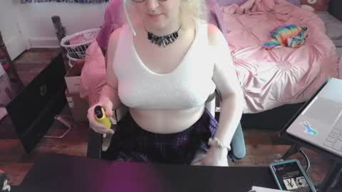 Snapshot of alyxiabewbs chatting on June 19, 2026, 7:50 pm alyxiabewbs online show from June 19, 2026, 7:50 pm