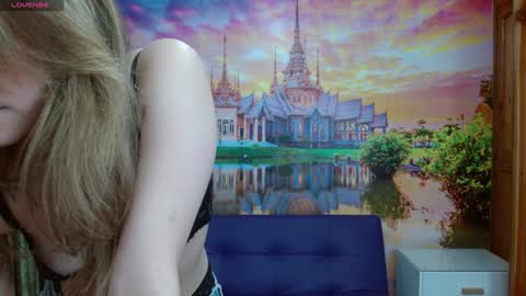 Alyy online show from December 3, 2024, 2:16 pm