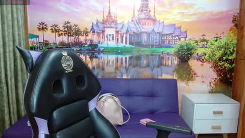 Alyy online show from January 3, 2025, 2:08 pm