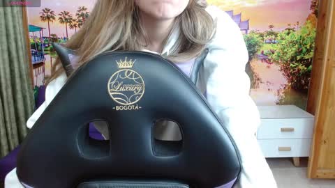 Alyy online show from January 7, 2025, 2:08 pm