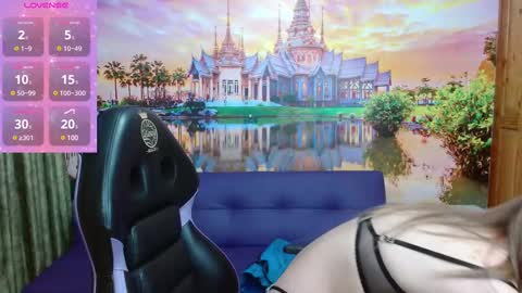 Alyy online show from March 11, 2025, 2:18 pm