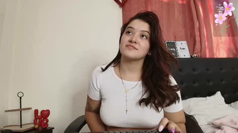 Isabella online show from February 4, 2025, 7:44 pm