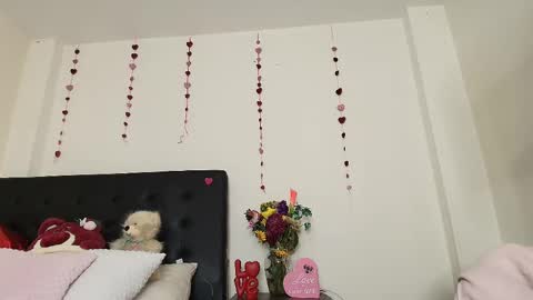 Isabella online show from February 20, 2025, 7:52 pm
