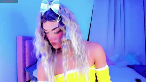 amador_hot online show from May 4, 2026, 3:35 am