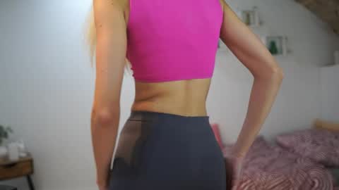 Amai  Liu online show from September 27, 2025, 11:48 am