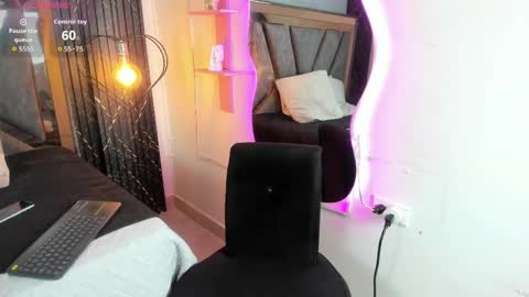 amaia_a online show from May 31, 2026, 1:29 pm