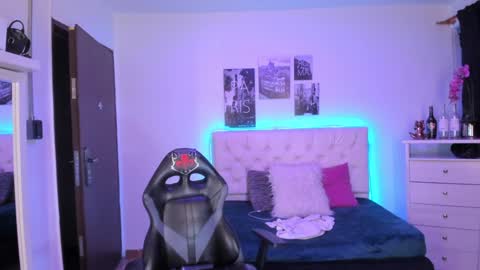 Snapshot of amaia_daniells chatting on December 20, 2024, 10:16 am B I A N C A online show from December 20, 2024, 10:16 am