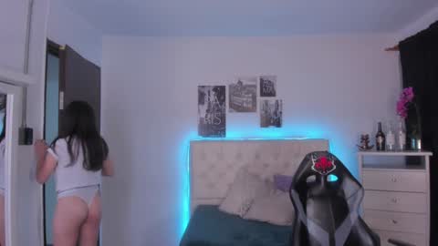 Snapshot of amaia_daniells chatting on January 28, 2025, 7:22 am B I A N C A online show from January 28, 2025, 7:22 am