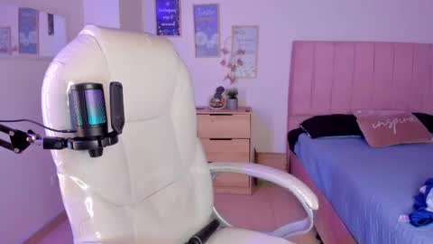 Snapshot of amaia_daniells chatting on March 3, 2025, 6:26 am B I A N C A online show from March 3, 2025, 6:26 am