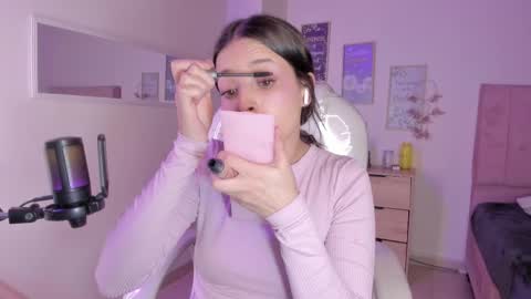 Snapshot of amaia_daniells chatting on September 13, 2025, 4:01 am B I A N C A online show from September 13, 2025, 4:01 am