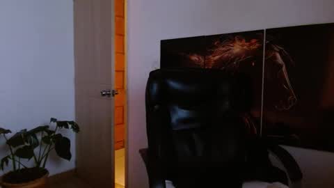 Snapshot of amalia_brunette chatting on March 16, 2026, 8:02 pm AMALIA online show from March 16, 2026, 8:02 pm