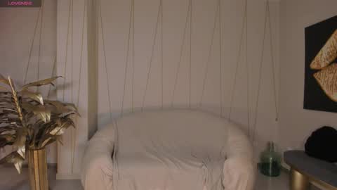 Amalia cruss online show from October 30, 2025, 8:31 pm