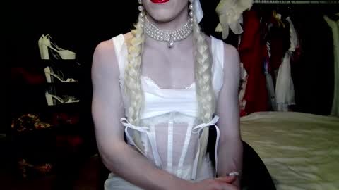 Amalie online show from October 9, 2025, 8:29 pm