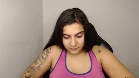 The queen of the biceps  online show from January 10, 2025, 1:32 am