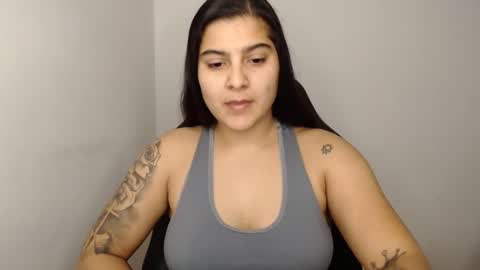 The queen of the biceps  online show from January 16, 2025, 11:48 pm