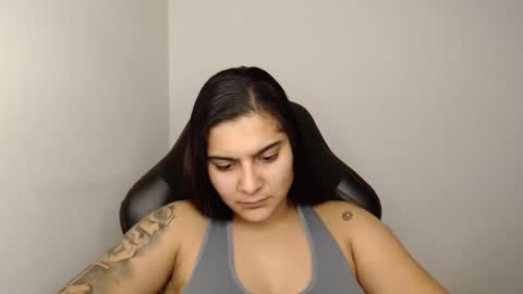 The queen of the biceps  online show from January 17, 2025, 2:50 am