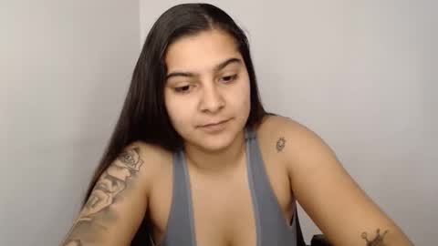 The queen of the biceps  online show from January 22, 2025, 11:56 am