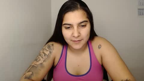 The queen of the biceps  online show from February 6, 2025, 11:04 pm